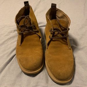 AMERICAN EAGLE MEN’S SUEDE CHUKKA BOOTS